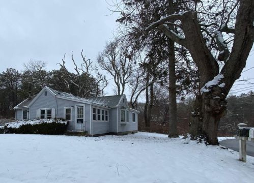 67 Bettys Pond Rd, Hyannis, MA 02601 exterior