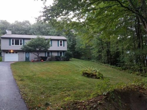 52 Old Spencer Rd, Charlton, MA 01507 exterior