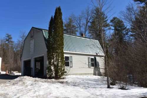 290 Oak Hill Rd, Tilton, NH 03276 exterior