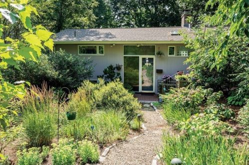 26 Valley Spring Rd, Newton, MA 02458 exterior