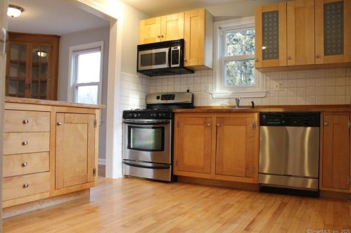 34 Kingsley Ave, Waterbury, CT 06762 exterior