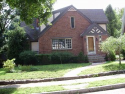 176 Woodcliff Rd, Newton, MA 02461 exterior