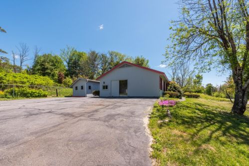 35 Hayes Rd, New-London, NH 03257 exterior