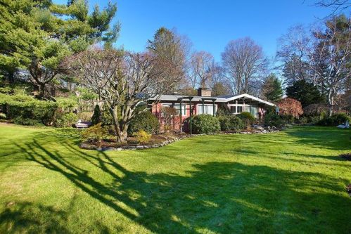 11 George Ln, Brookline, MA 02445 exterior