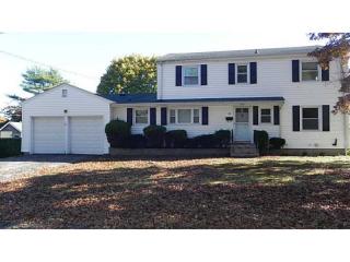 29 Oak St, Middletown, RI 02842 exterior