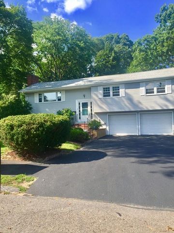 11 Canterbury Dr, Norwood, MA 02062 exterior