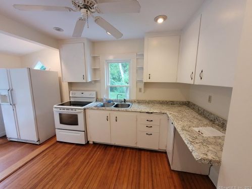 38 Watch Hill Ave, Stonington, CT 06378 exterior