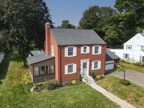 47 Alexander St, Manchester, CT 06040 exterior