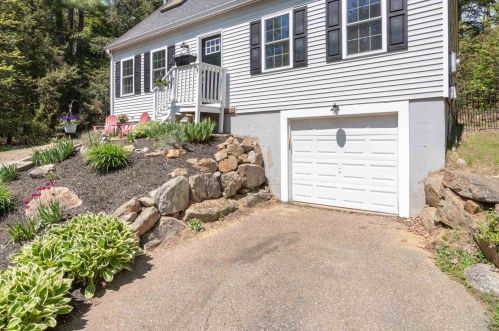 160 Pinecrest Dr, Laconia, NH 03249 exterior