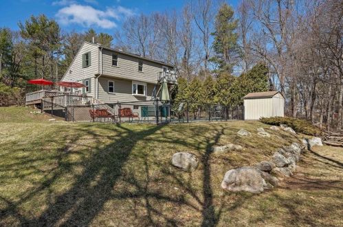 402 Thicket St, Weymouth, MA 02190 exterior