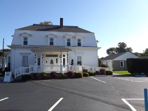110 Ridgeway Ave, Warwick, RI 02889 exterior