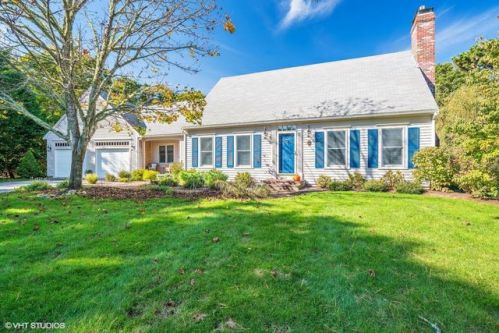 25 Elmcroft Way, Yarmouth, MA 02675 exterior