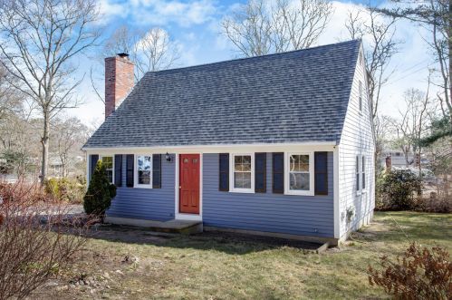 319 Cotuit Rd, Mashpee, MA 02649 exterior