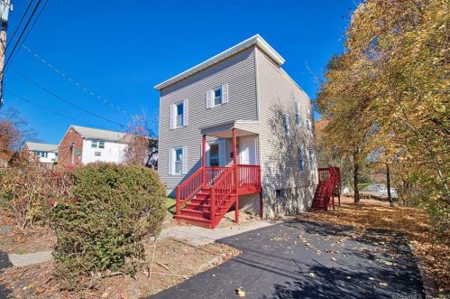 126 Hillcrest Ave, Waterbury, CT 06705 exterior