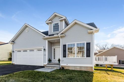 100 Silver Island Way, Kensington, CT 06037 exterior
