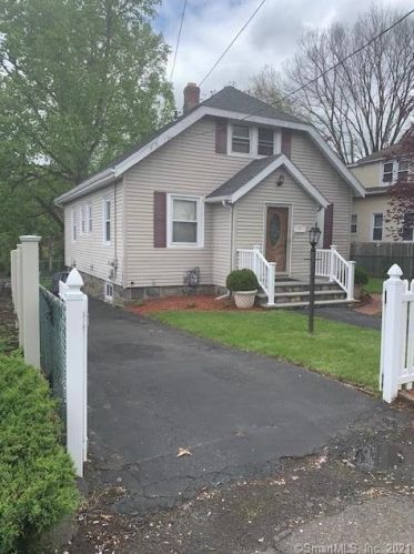 4 Hillview St, Bridgeport, CT 06606 exterior