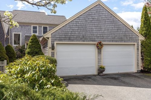 38 Holbeck Cor, Plymouth, MA 02360 exterior