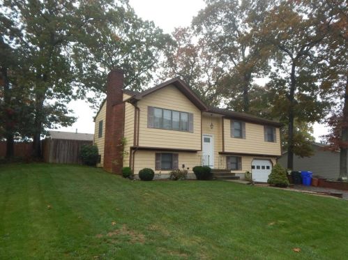21 Roberta St, North-Providence, RI 02904 exterior