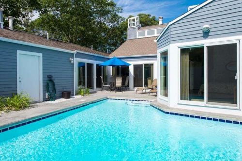 7 Sand Dunes Ct, Mashpee, MA 02649 exterior