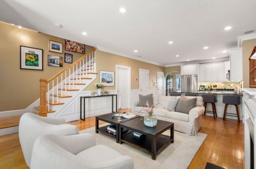 115 3Rd St, Roxbury Xing, MA 02127 exterior