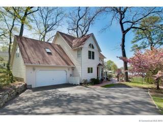 7 Cottage St, Branford, CT 06405 exterior