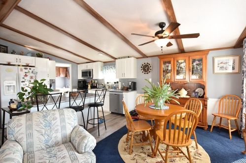 8 Milton Ln, Coventry, RI 02816 exterior