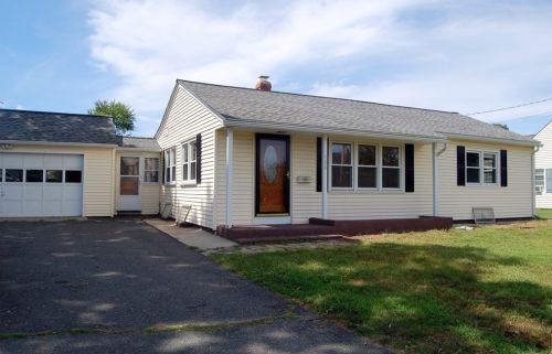 100 Derryfield Ave, Springfield, MA 01118 exterior