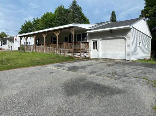 27 Pond Rd, Lewiston, ME 04240 exterior