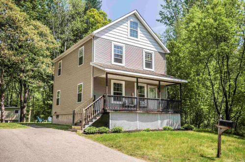 31 Theresa Ave, Salem, NH 03079 exterior