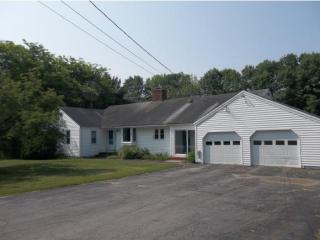 2 Cricket Hill Rd, Tuftonboro, NH 03894 exterior