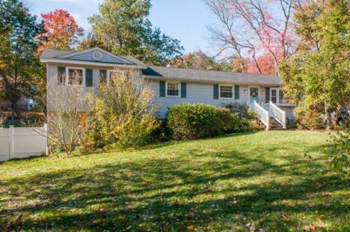 43 Tenby Dr, Nashua, NH 03062 exterior