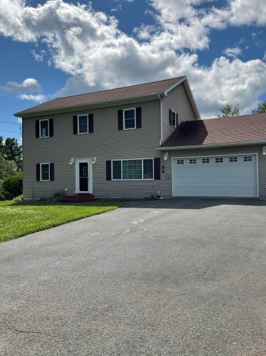 92 Canterbury St, Presque-Isle, ME 04769 exterior