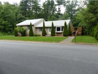 8 Moe St, Nashua, NH 03062 exterior
