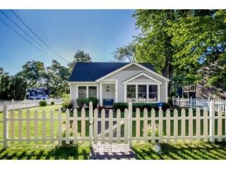 135 Cedar Island Rd, South Kingstown, RI 02882 exterior