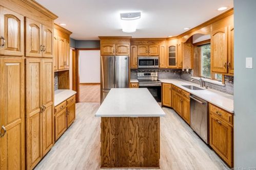 25 Red Clover Rd, New Hartford, CT 06057 exterior