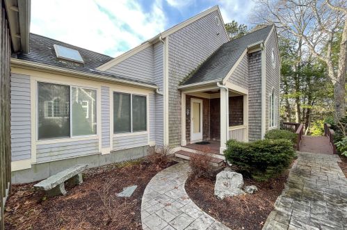 12 Gold Leaf Ln, New Seabury, MA 02649 exterior