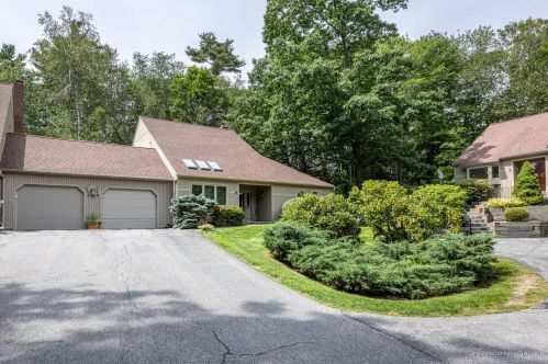 8 Wildwood Dr, Cape Elizabeth, ME exterior