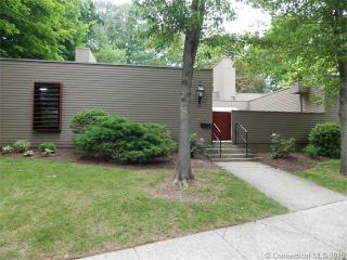 3 Charlton Hill Rd, New Haven, CT 06518 exterior