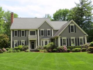 40 Golden Dr, Bedford, NH 03110 exterior