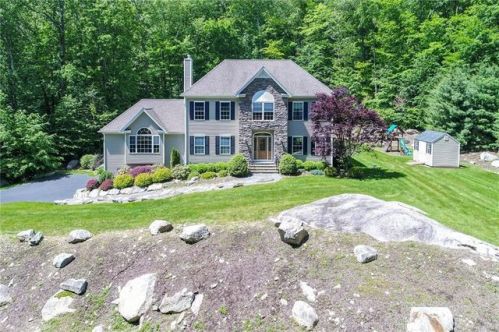 44 Fox Run, Upper-Stepney, CT 06468 exterior