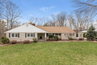 17 Knobhill Rd, Norwalk, CT 06851 exterior