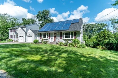 26 Dartmouth St, North-Andover, MA 01845 exterior