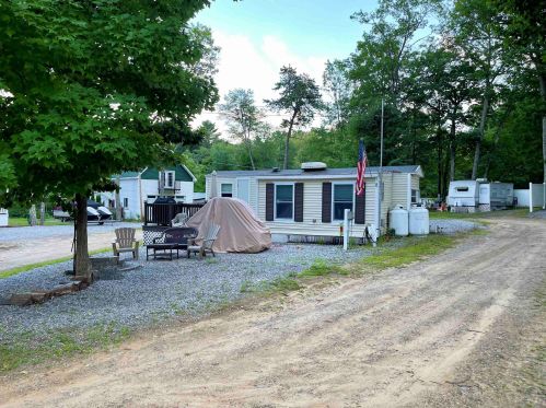 2 Minor Cir, Belmont, NH 03220 exterior
