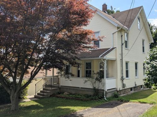 12 George St, Huntington, CT 06484 exterior