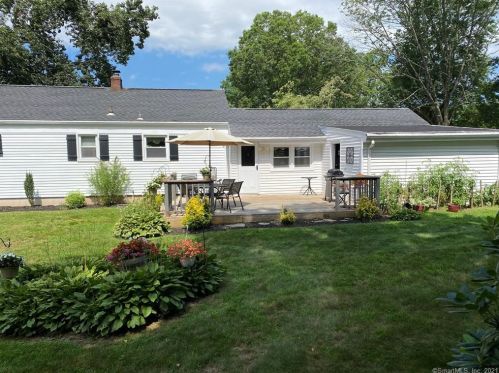 104 Waverly Rd, Huntington, CT 06484 exterior