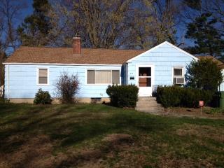 910 Delilah Dr, Windsor, CT 06095 exterior