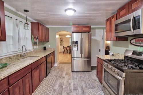 21 Innes Ave, Litchfield, CT 06787 exterior