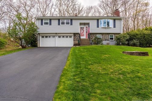 32 Overlook Pl, Bridgeport, CT 06611 exterior