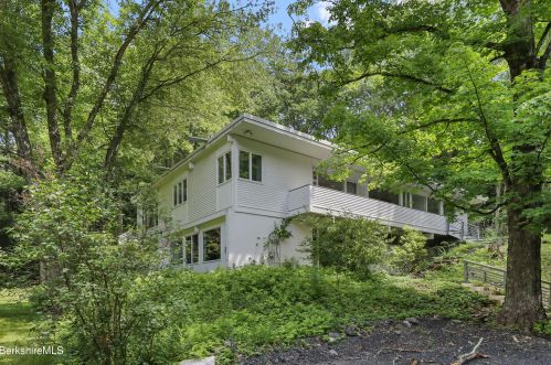 300 Sweetbrook Rd, Wmstown, MA 01267 exterior