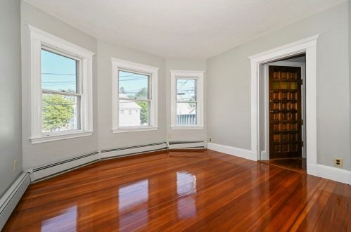 195 Billings Rd, Quincy, MA 02171 exterior